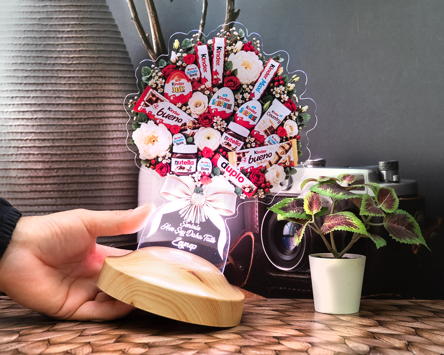 Kinder Çikolata Görselli Çiçek Buketi Lambası Işıklı Çiçek Buketi LED Lamba, Kişiye Özel İsimli Sevgiliye Doğum Günü Hediyesi