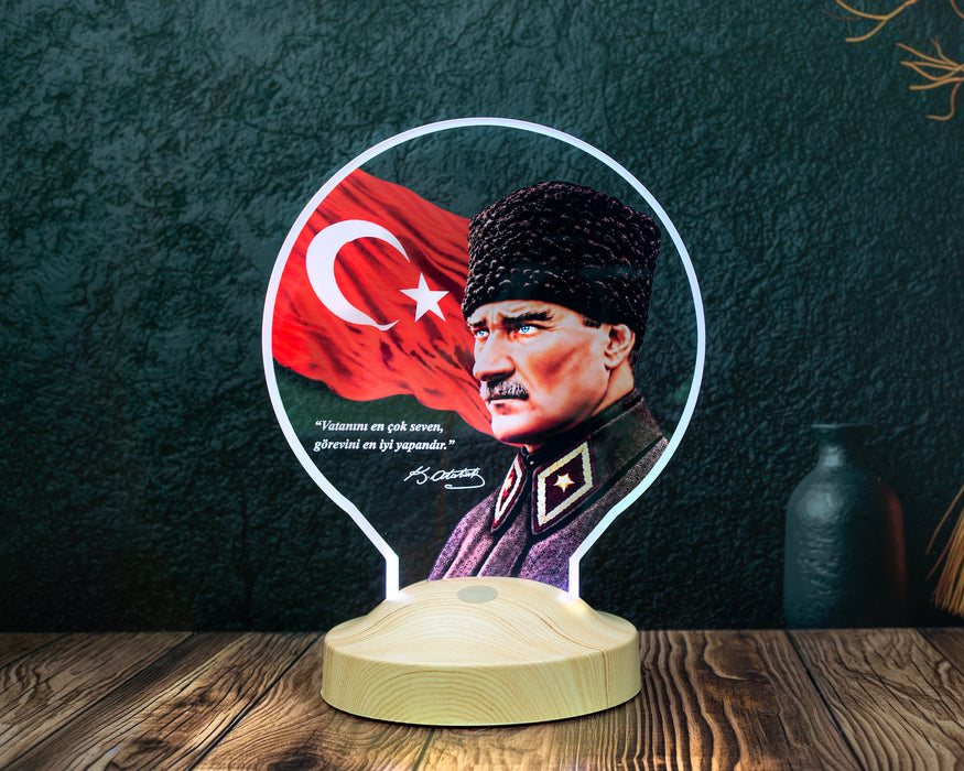 Renkli Atatürk ve Türk Bayrağı LED Lamba - Kalpaklı Atatürk Portresi Yeni İş ve Öğretmenler Günü Hediyesi Ofis Hediyesi