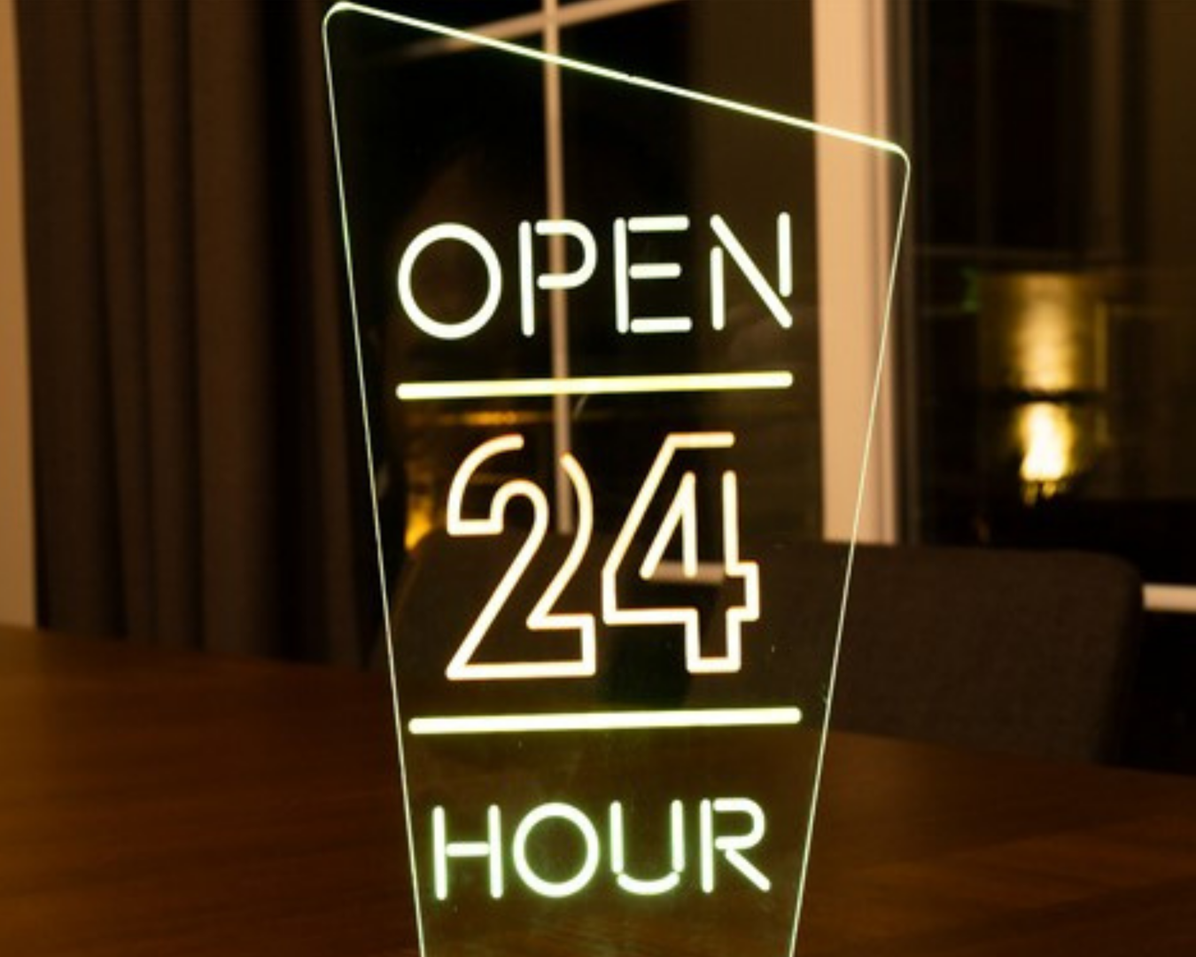 Neon Tasarımlı Lamba